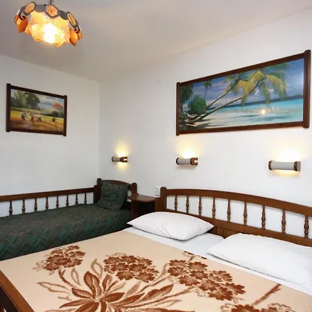 Murter 5102b Apartment Betina (Sibenik-Knin)